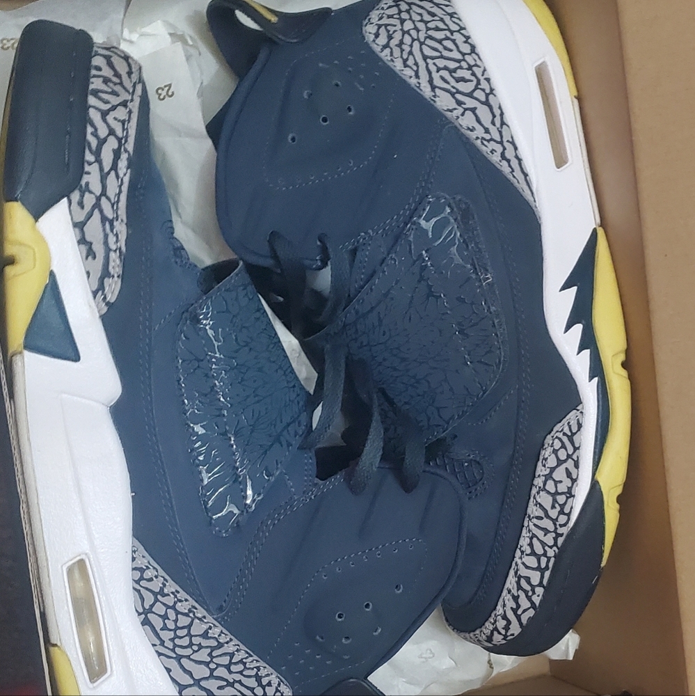 Tennis Shoes